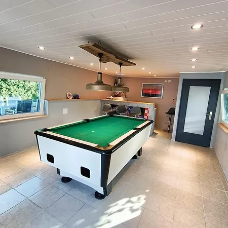 Knebel Apartment *